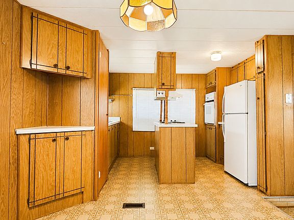 5th image of 355 Caloosa Ct