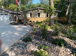 N1537 Wildwood Rd, Lake Geneva, WI 53147