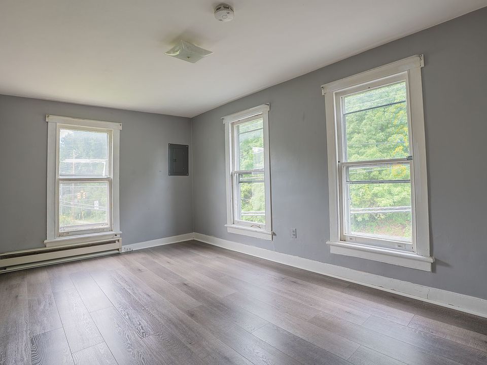 1st image of 427 Delaware Ave #3