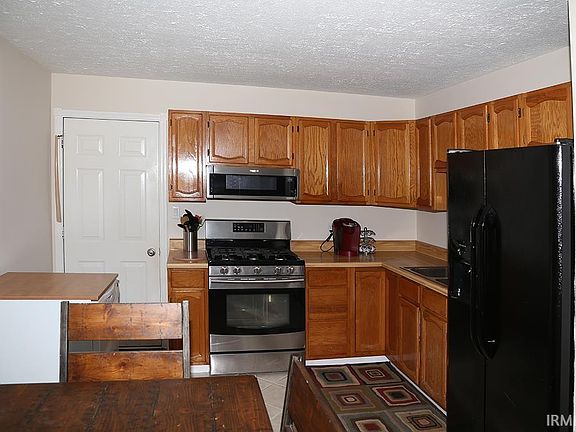 5th image of 56790 Mark Manor Dr