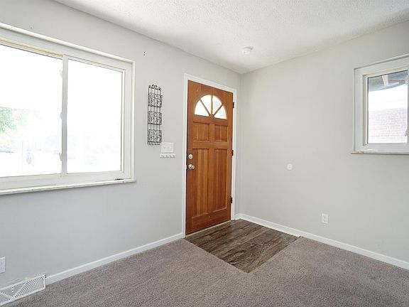 4th image of 2420 Garrison Dr