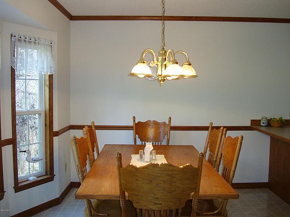 4th image of 4315 Village Ct