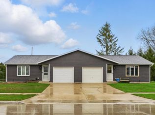 1933 Kellner St #1935, Manitowoc, WI 54220