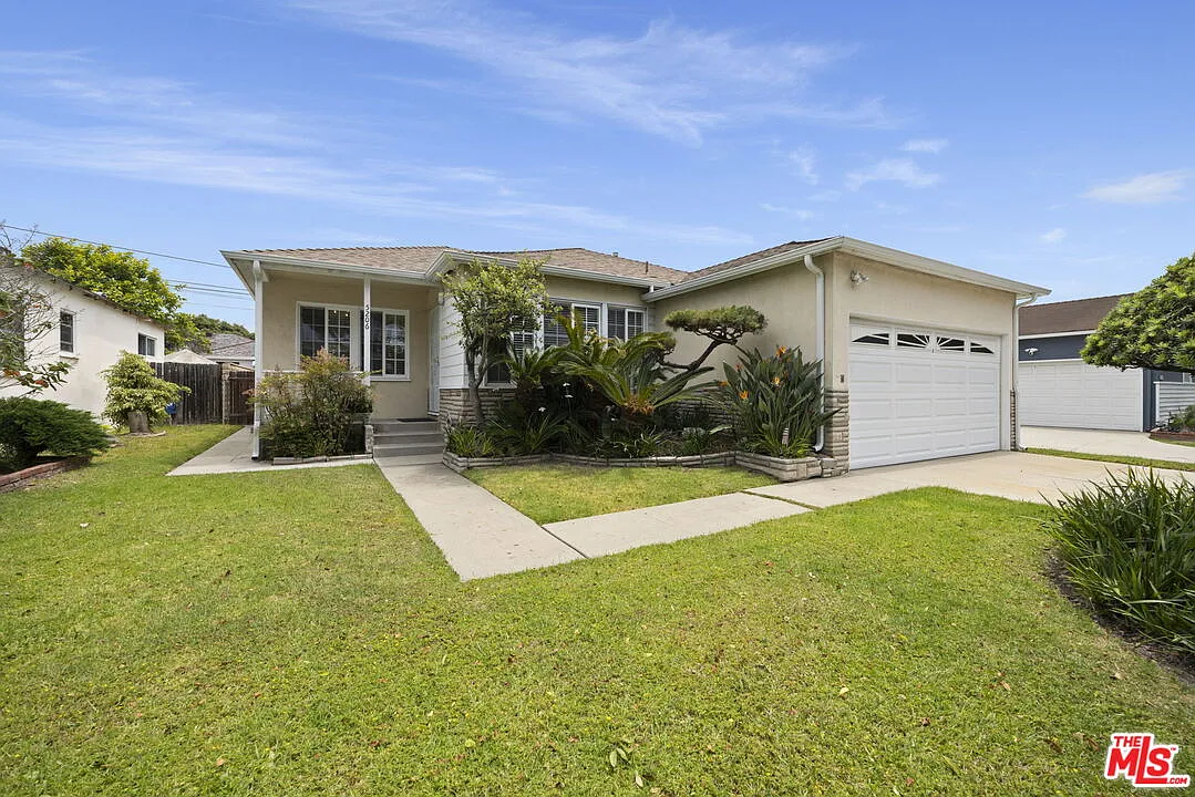 3 bed, 1.0 bath, 1000 sqft, $5,000 — Photo 1