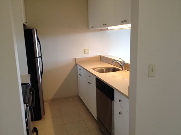 2nd image of 103 9th St APT 337