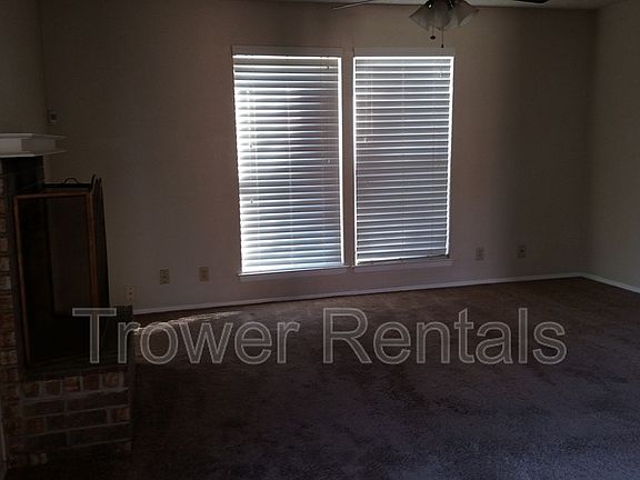 5th image of 4410 Hinkle St