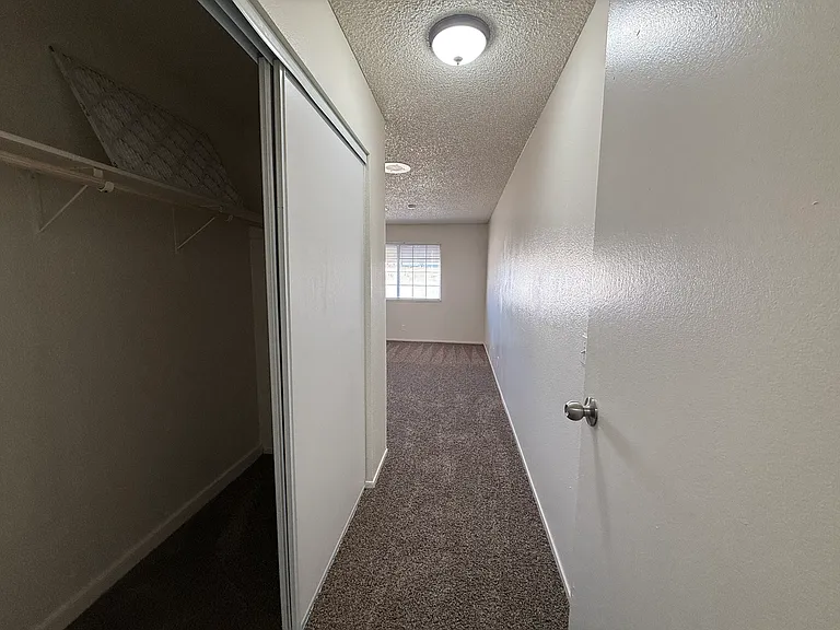 455 Ash St — Photo 11