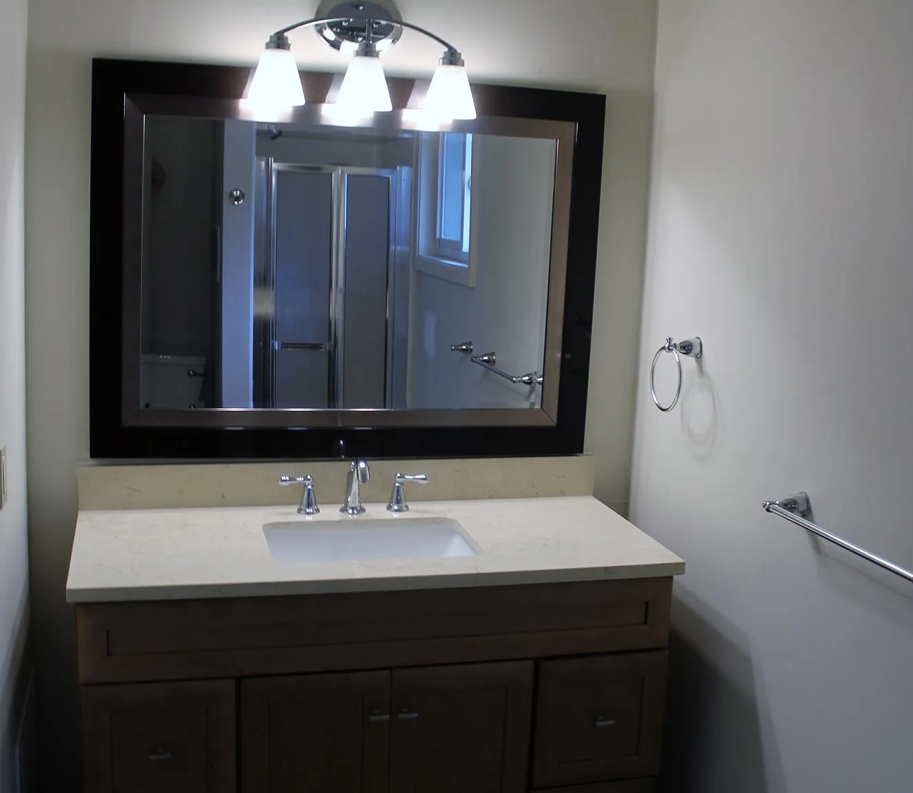 4 bed, 2640 sqft, $2,100 — Photo 3