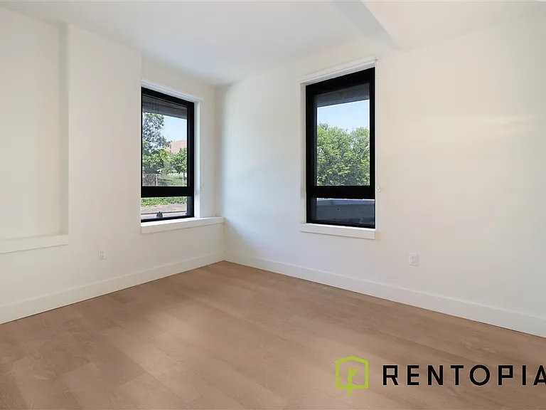 130 Hope St #101 — Photo 6