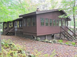 95 Lyman Ln, Gouldsboro, PA 18424