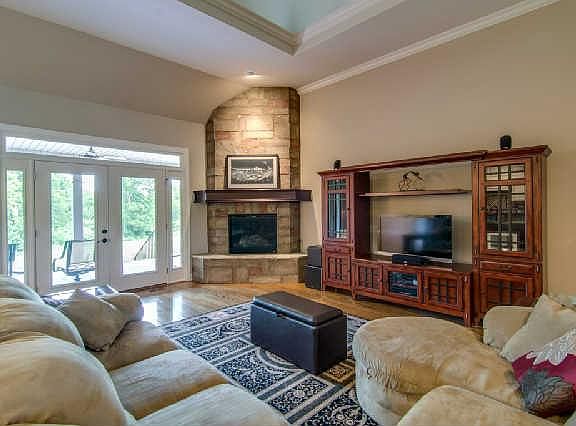 5th image of 317 Birkshire Pl