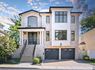 1014 Kingsland Ln, Fort Lee, NJ 07024