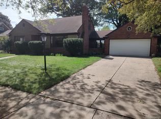 9350 Manor Ave, Allen Park, MI 48101