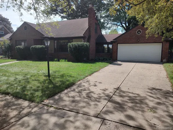 9350 Manor Ave, Allen Park, MI 48101