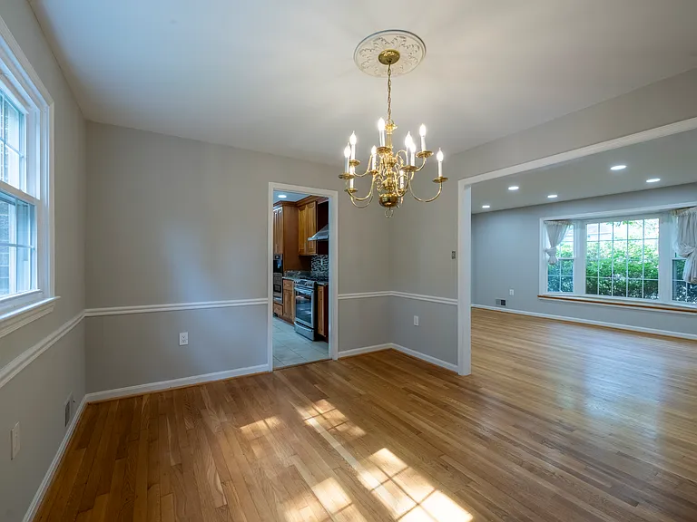 8808 Liberty Ln — Photo 5