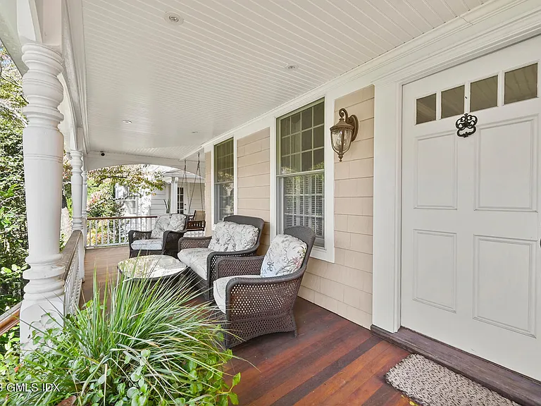 314 Sound Beach Ave — Photo 2