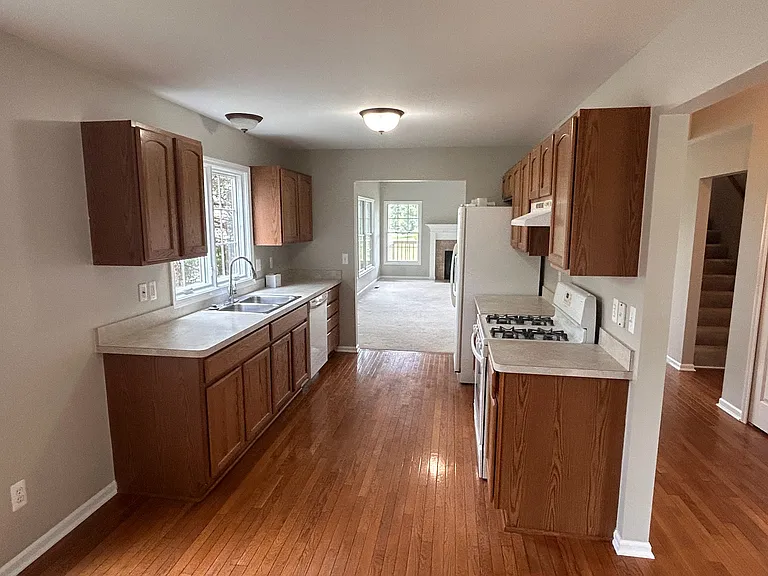 511 Brooks Hollow Ct — Photo 2