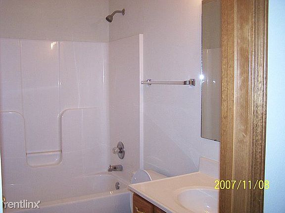 Woods Edge-Full Bath-Maryville