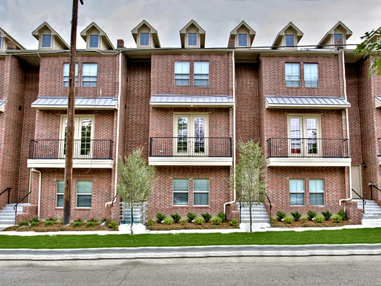 2816 Lubbock Ave — Photo 1