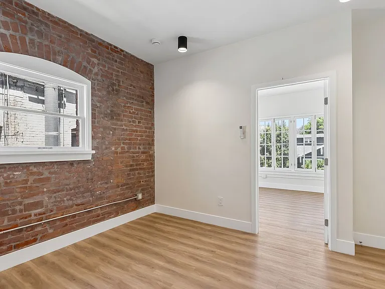 4452 Finley Ave — Photo 3