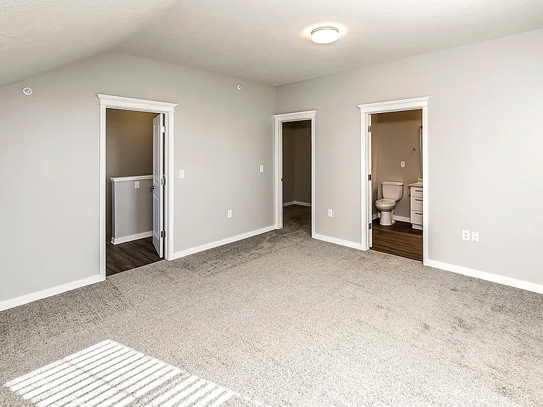 Deerfield Apartments & Chateaus — Photo 33