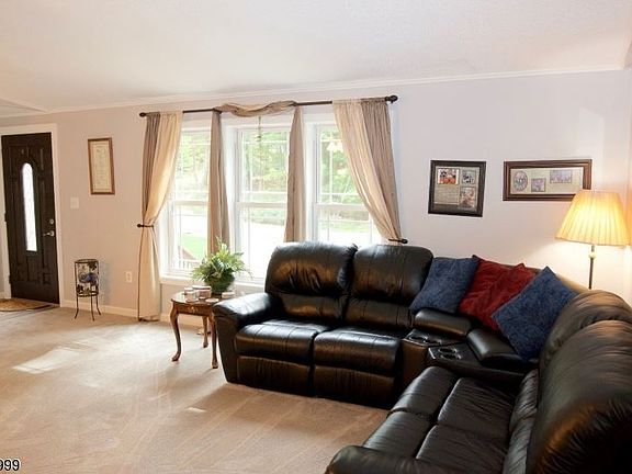 4th image of 58 Lakeside Dr NW