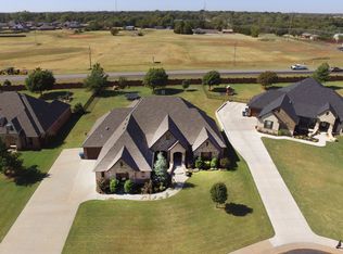 2293 Ridgeway Dr, Newcastle, OK 73065