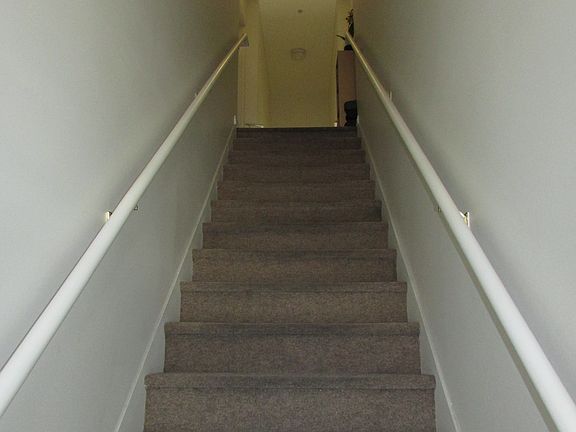 Stairs to front door_04292014