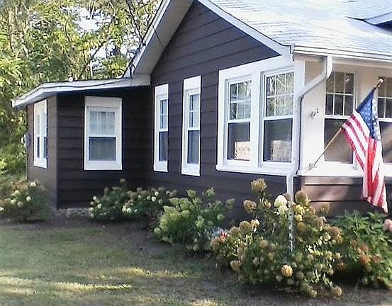 2nd image of 221 Tiller Ave