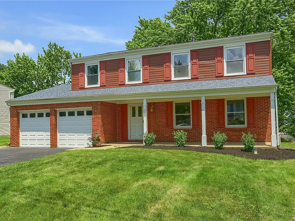 1st image of 203 Woodbury Dr