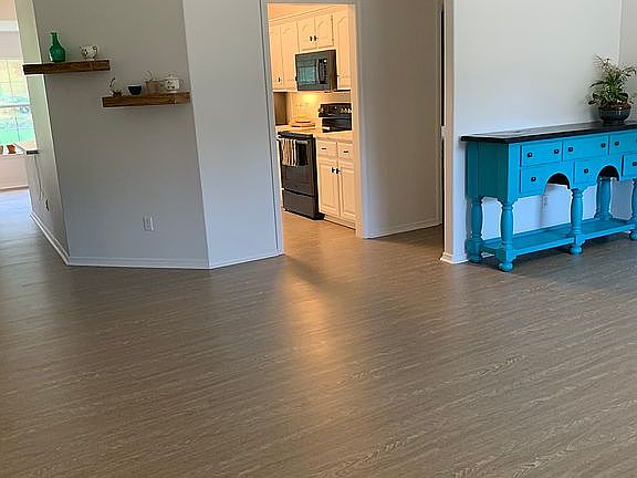 4th image of 2704 Michelle Dr