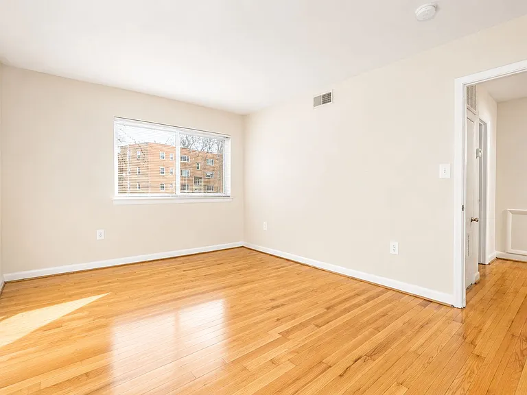 Hancock Apartments — Photo 1