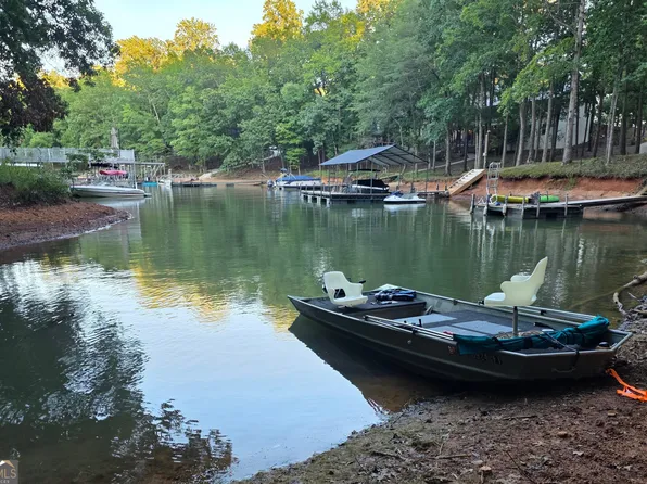 375 Rue Cezzan, Lavonia, GA 30553