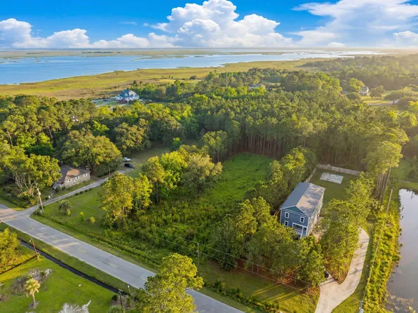 1593 Boston Grill Rd, Mount Pleasant, SC 29466