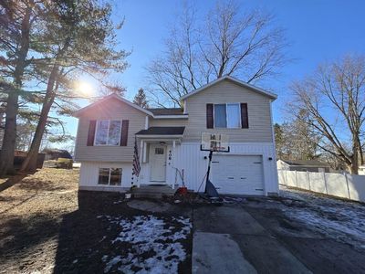 408 Pine St, Howard City, MI, 49329