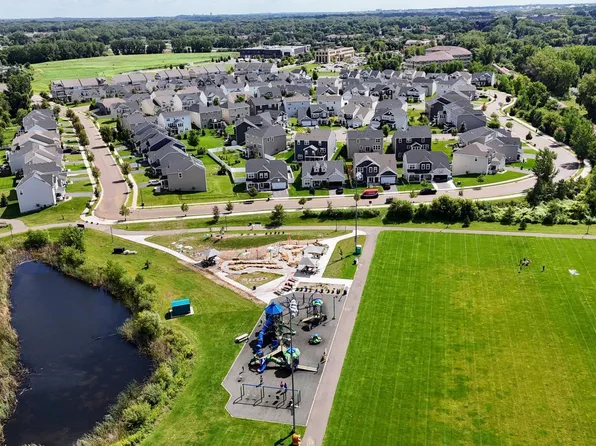 671 Devine Dr, New Brighton, MN 55112