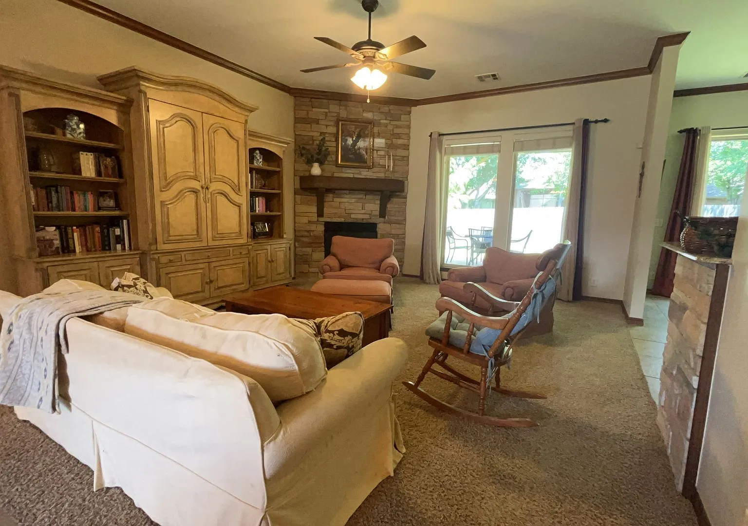 4 Bedroom Home in Edmond — Photo 3