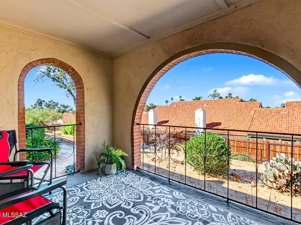 6335 N Barcelona Ln, Tucson, AZ 85704