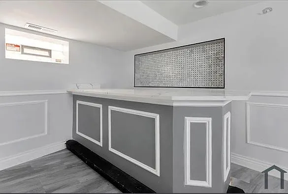 245 W 43rd St — Photo 21