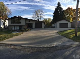 509 Acres St, Burlington, IA