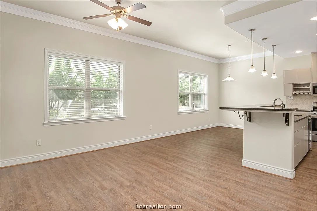2 bed, 2.5 bath, 1170 sqft, $1,295 — Photo 3