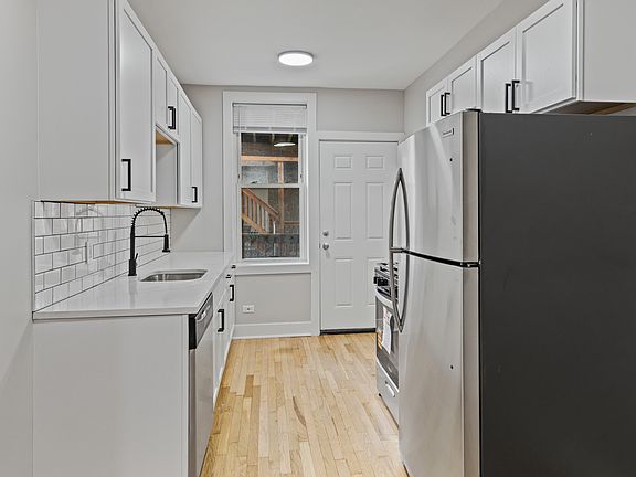 4th image of 7373 N Damen Ave #E1