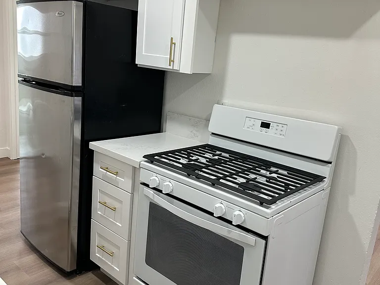 2319 Empress St #3 — Photo 10