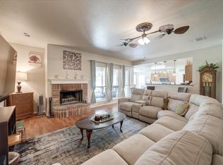 544 Harbor Crest Rd, Azle, TX 76020