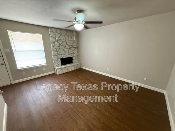 1607 N Nolan River Rd APT C, Cleburne, TX 76033