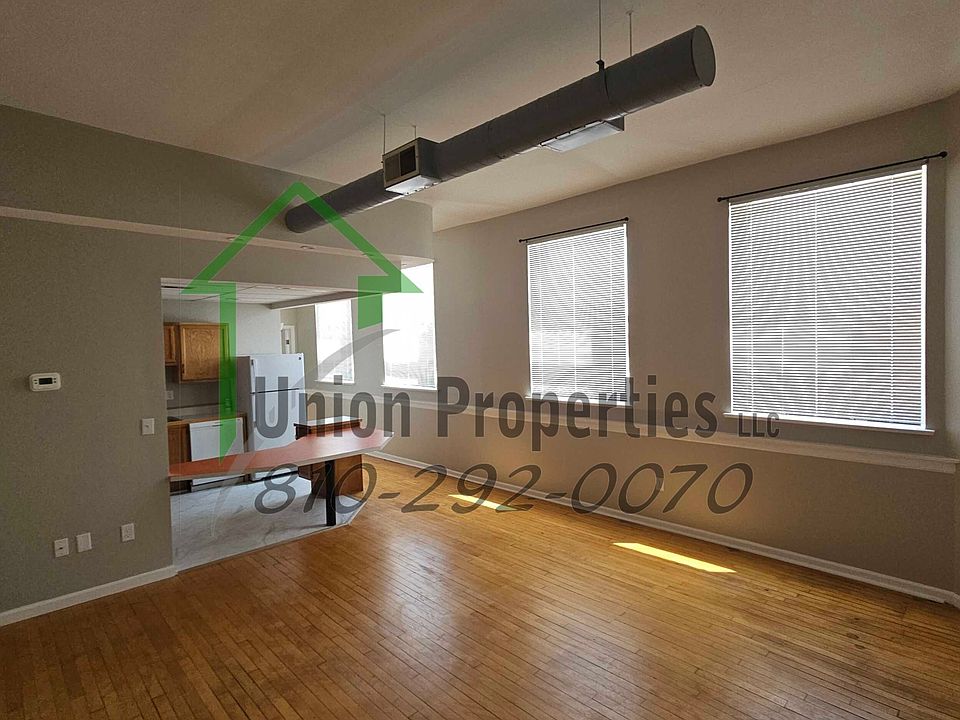 1st image of 412 Grand River Ave #11419104