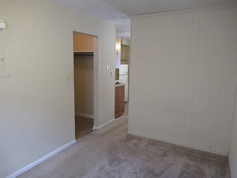 159 N Donahue Dr — Photo 6