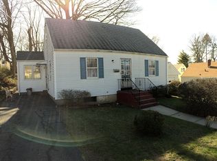 83 Rivercliff Dr, Milford, CT 06460