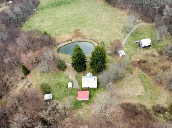 984 Cloverdale Ln, Independence, VA 24348