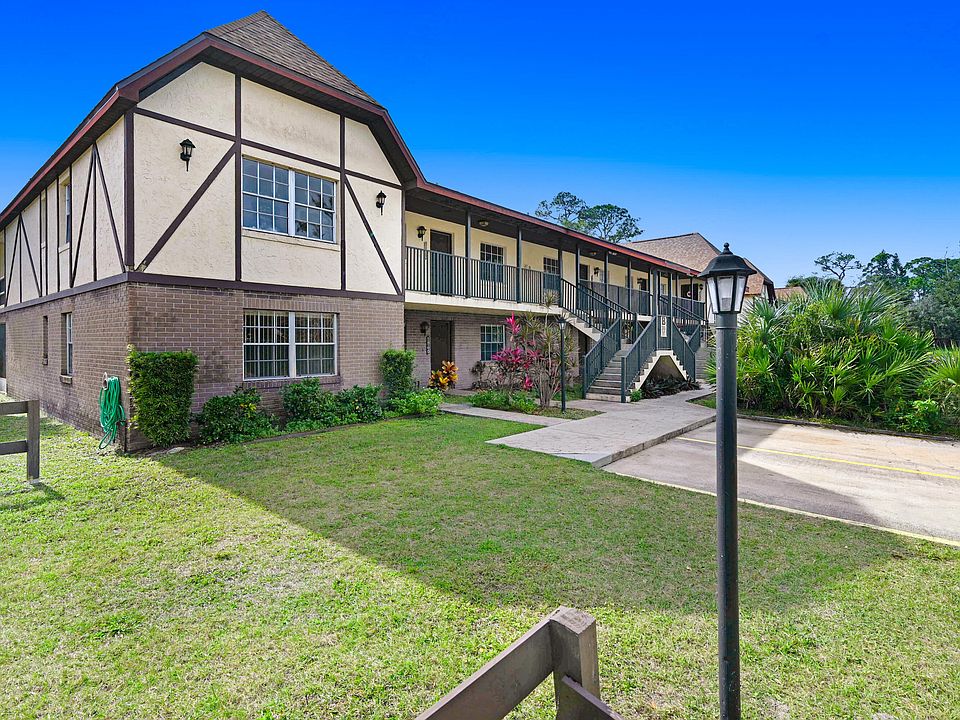 1st image of 2960 Sir Hamilton Cir #2
